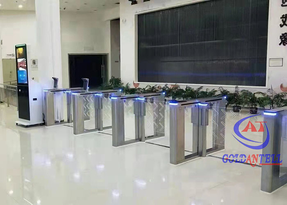 Turnhallen-Hotel-Flughafen-Schwingen-Sperren-Tor mit Gesichtszugang der anerkennungs-/NFC
